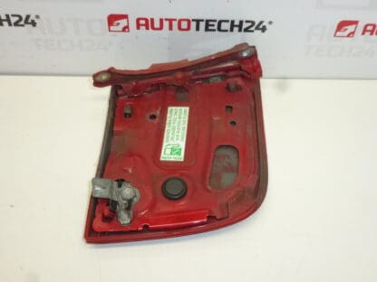 Üzemanyagfedél fedele piros Peugeot 107 Citroën C1 1517C5 1517C9