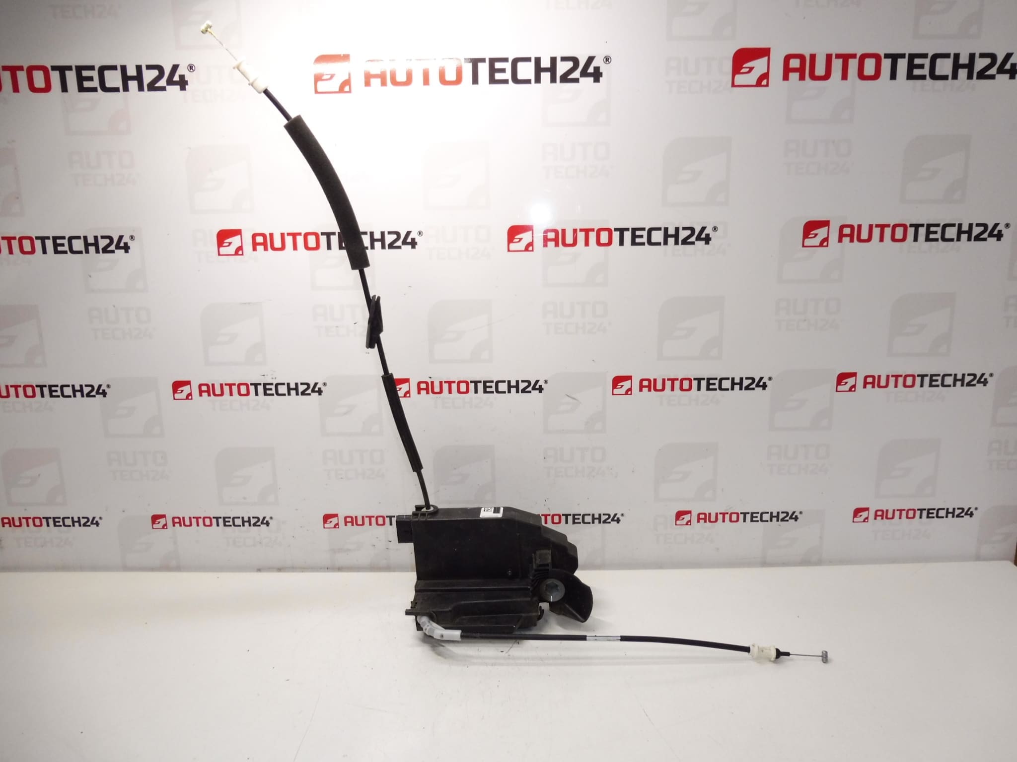 Bal első vezetőoldali ajtózár Peugeot 308 T9 9810309480