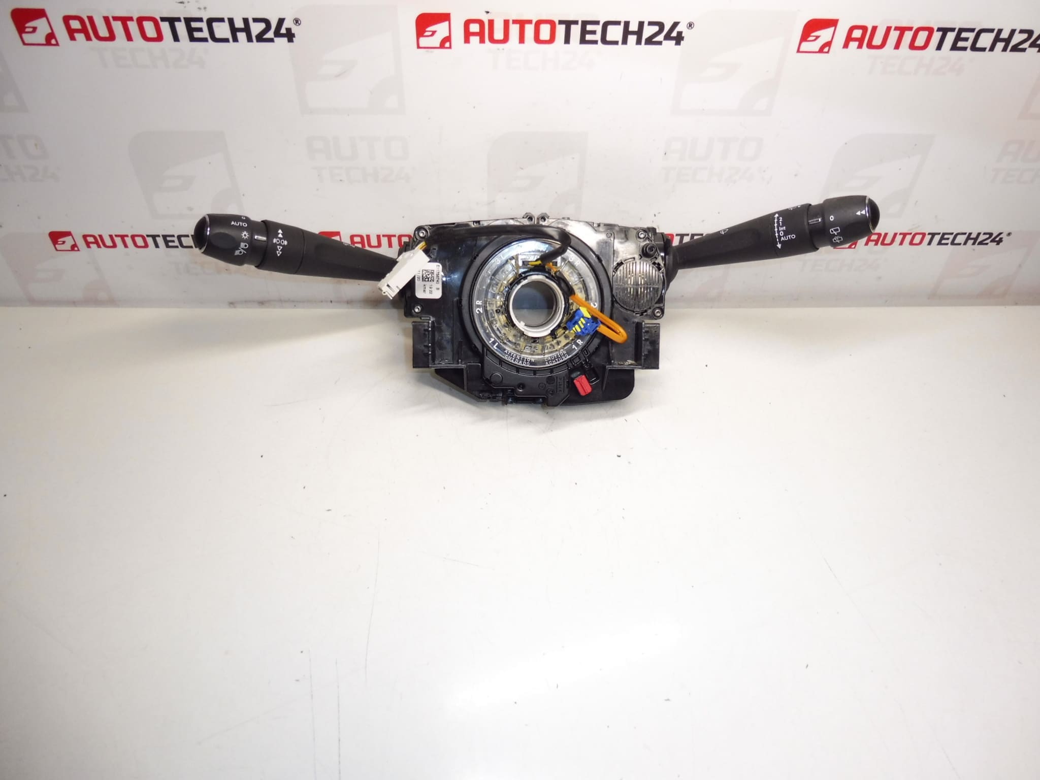 Citroën Peugeot COM2008PV2 kar vezérlők 98180645ZD