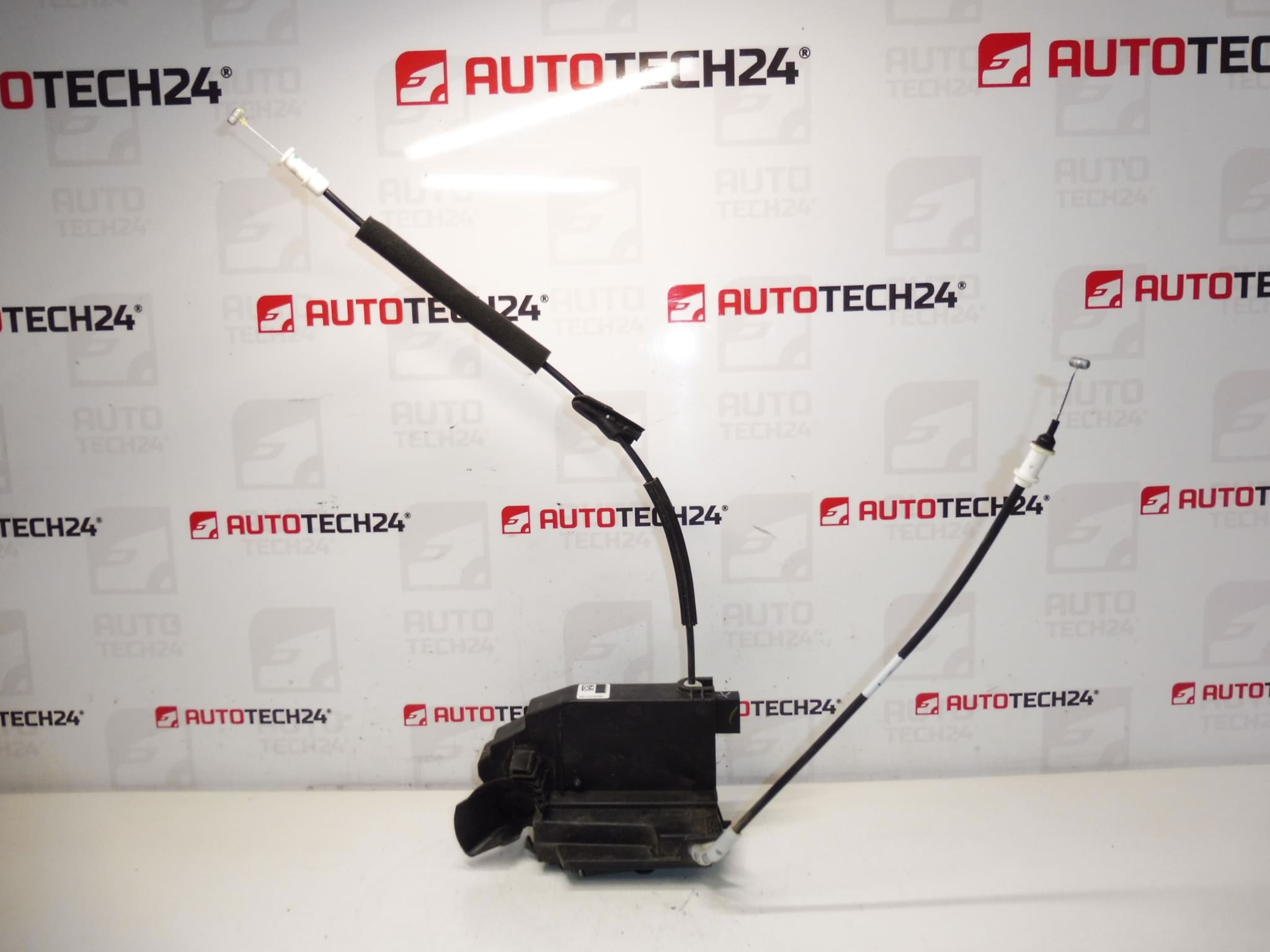 Jobb első utasoldali ajtózár Peugeot 308 T9 9810309380