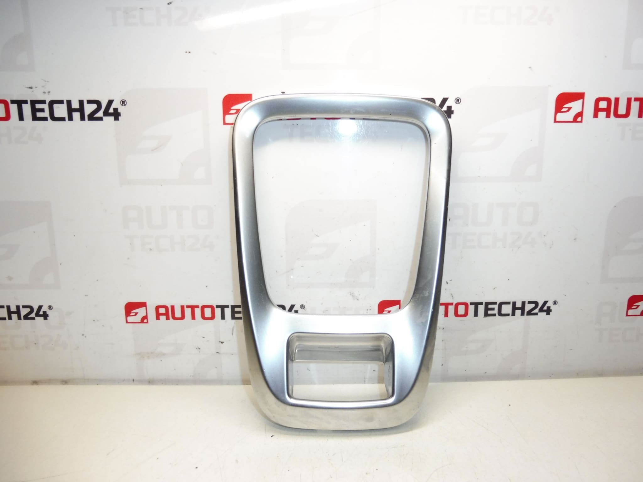 Peugeot 3008 5008 váltókar díszburkolat 9685474977 7591L9