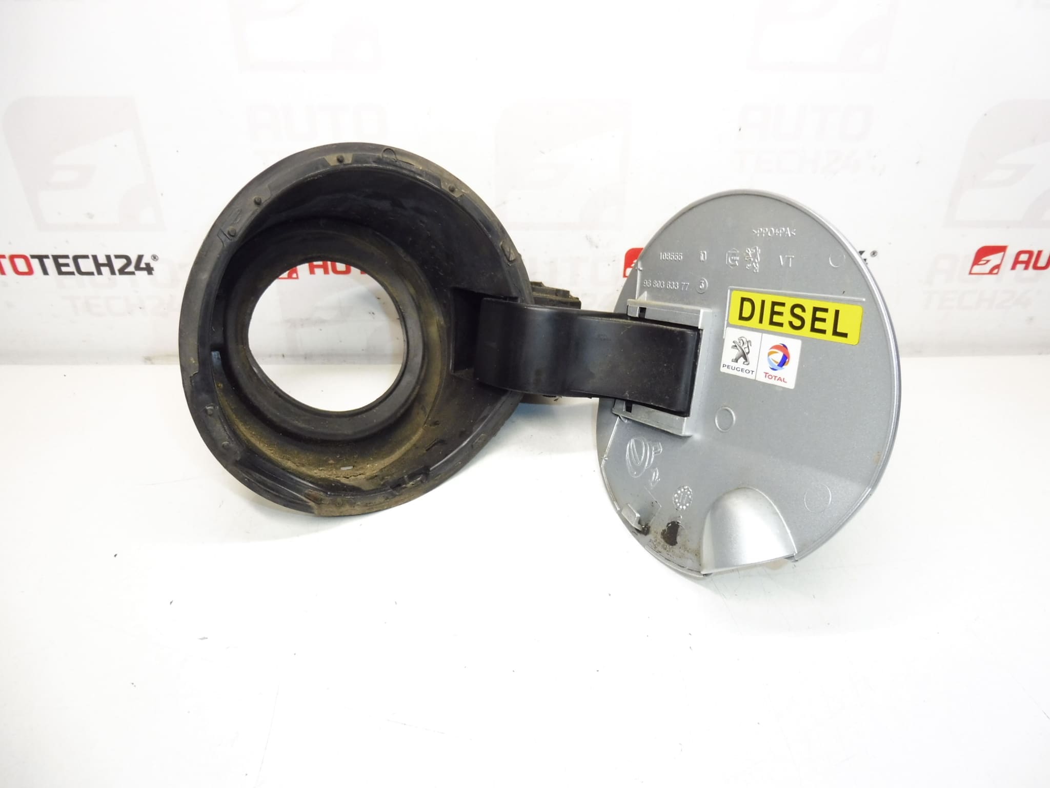 Peugeot 308 EZRC tanksapkafedél 1517F4 151899 - Image 2