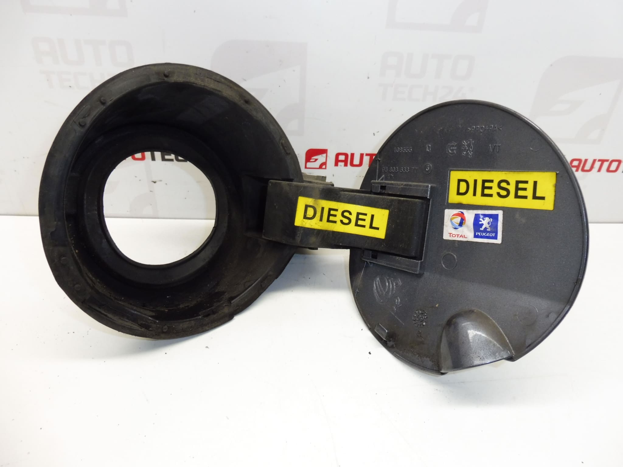 Peugeot 308 KTHB tanksapkafedél 1517F4 151899 - Image 2